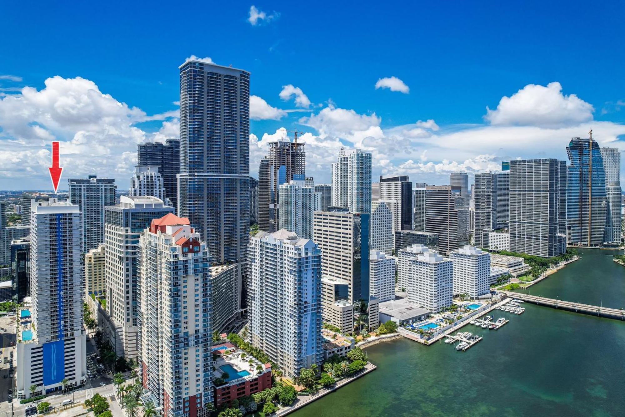 Skyline And Bay Glimpse 1br Brickell Retreat