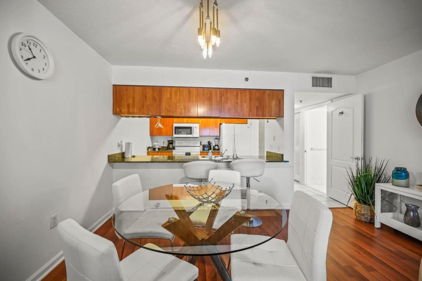 Skyline And Bay Glimpse 1br Brickell Retreat *
