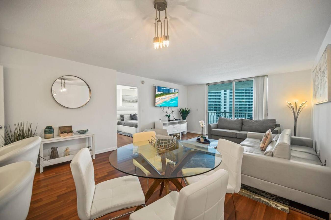 Skyline And Bay Glimpse 1br Brickell Retreat * Miami